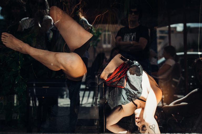 Performance costume artist Isabel.ismyname beim Festival Cabanyal Intim Valencia