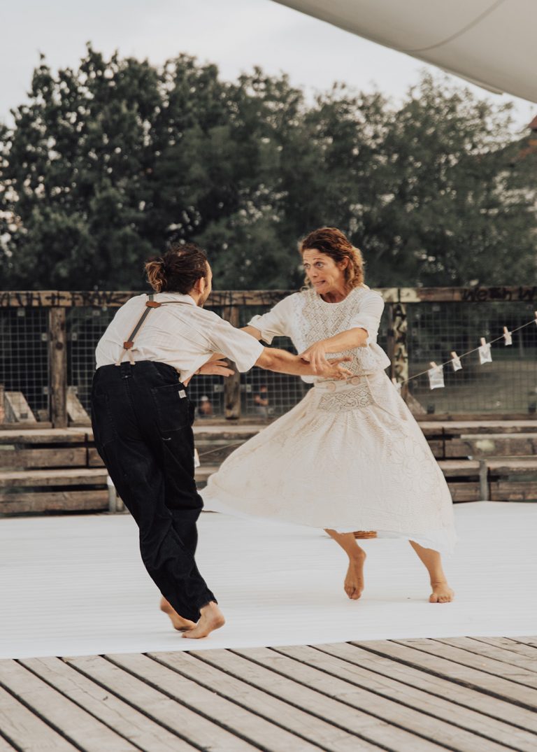 Contemporary Dance Cia Nadine Gerspacher beim nexo Festival Freiburg